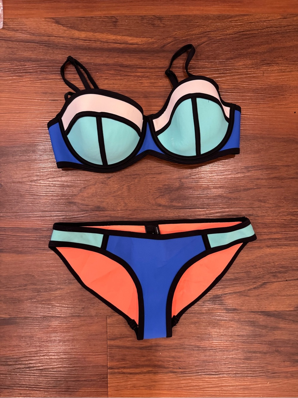 💙 TRIANGL Neoprene Colorblock Bikini